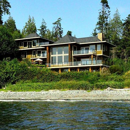 Points West Oceanfront Resort Sooke Exterior photo